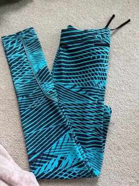 Xersion Black and Teal Patterned Leggings